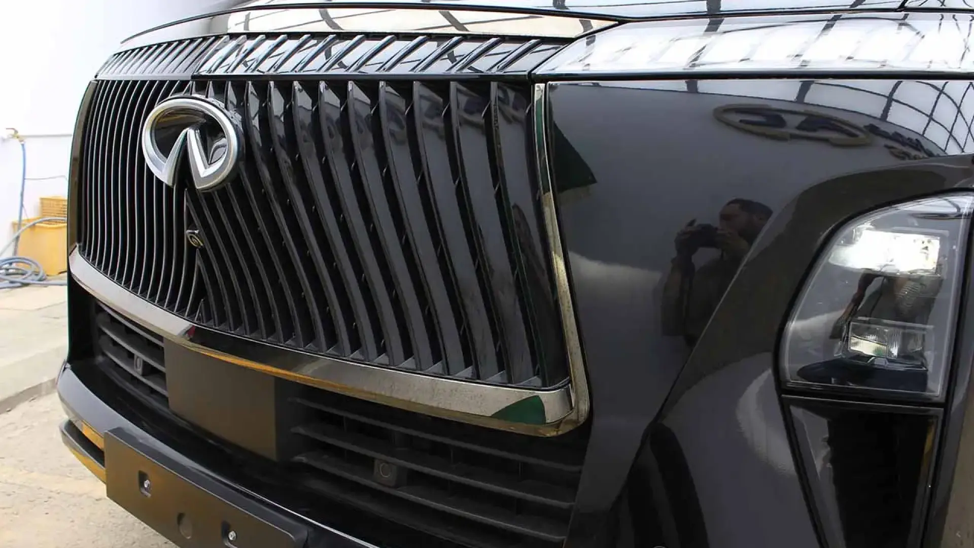 انفنتي QX80 أوتوجراف ٢٠٢٥