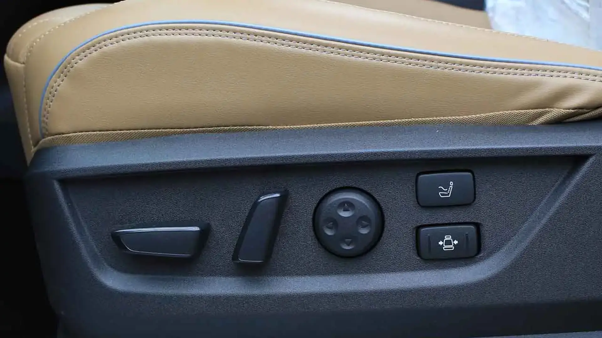 انفنتي QX80 سنسوري ٢٠٢٥