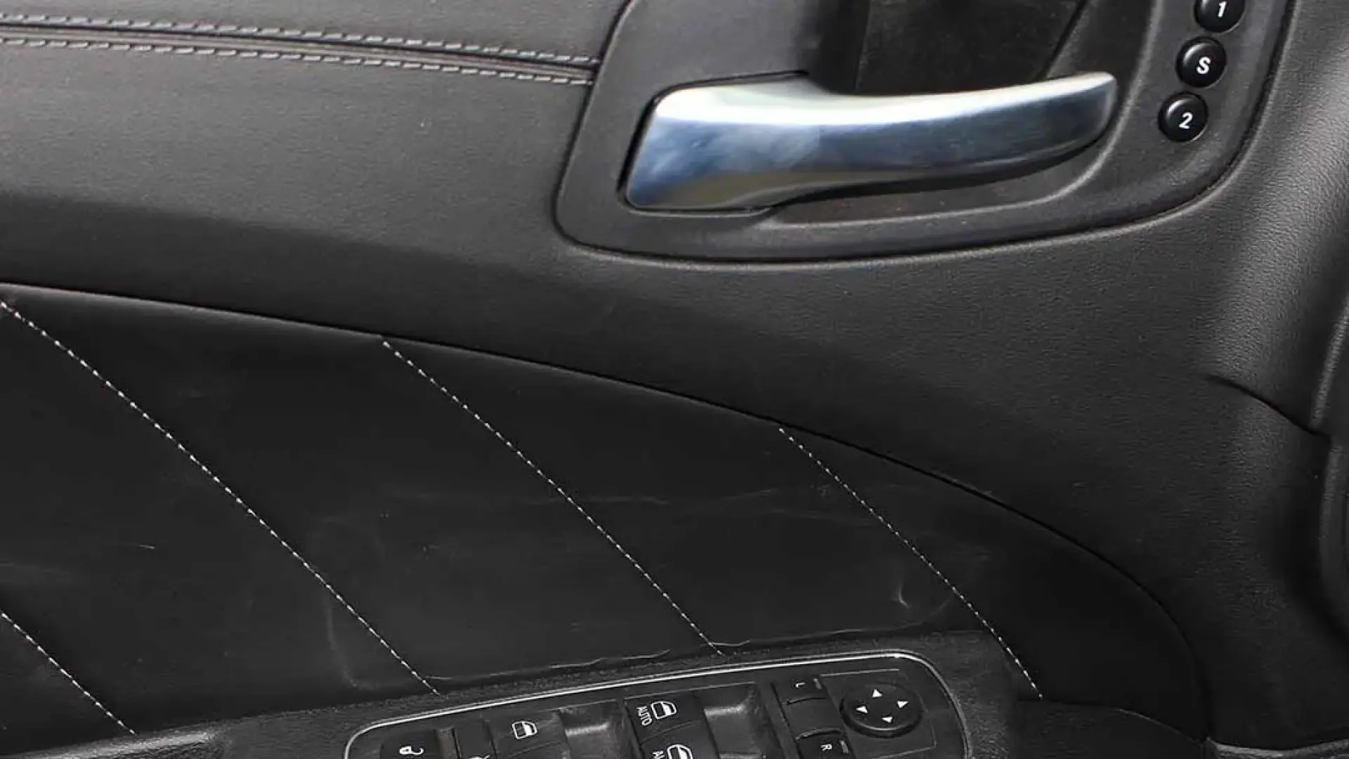 دودج تشارجر 2023