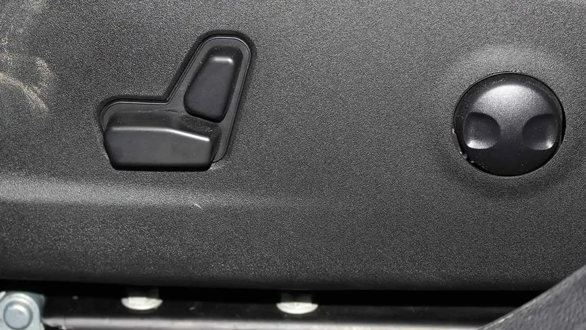 دودج تشارجر 2023