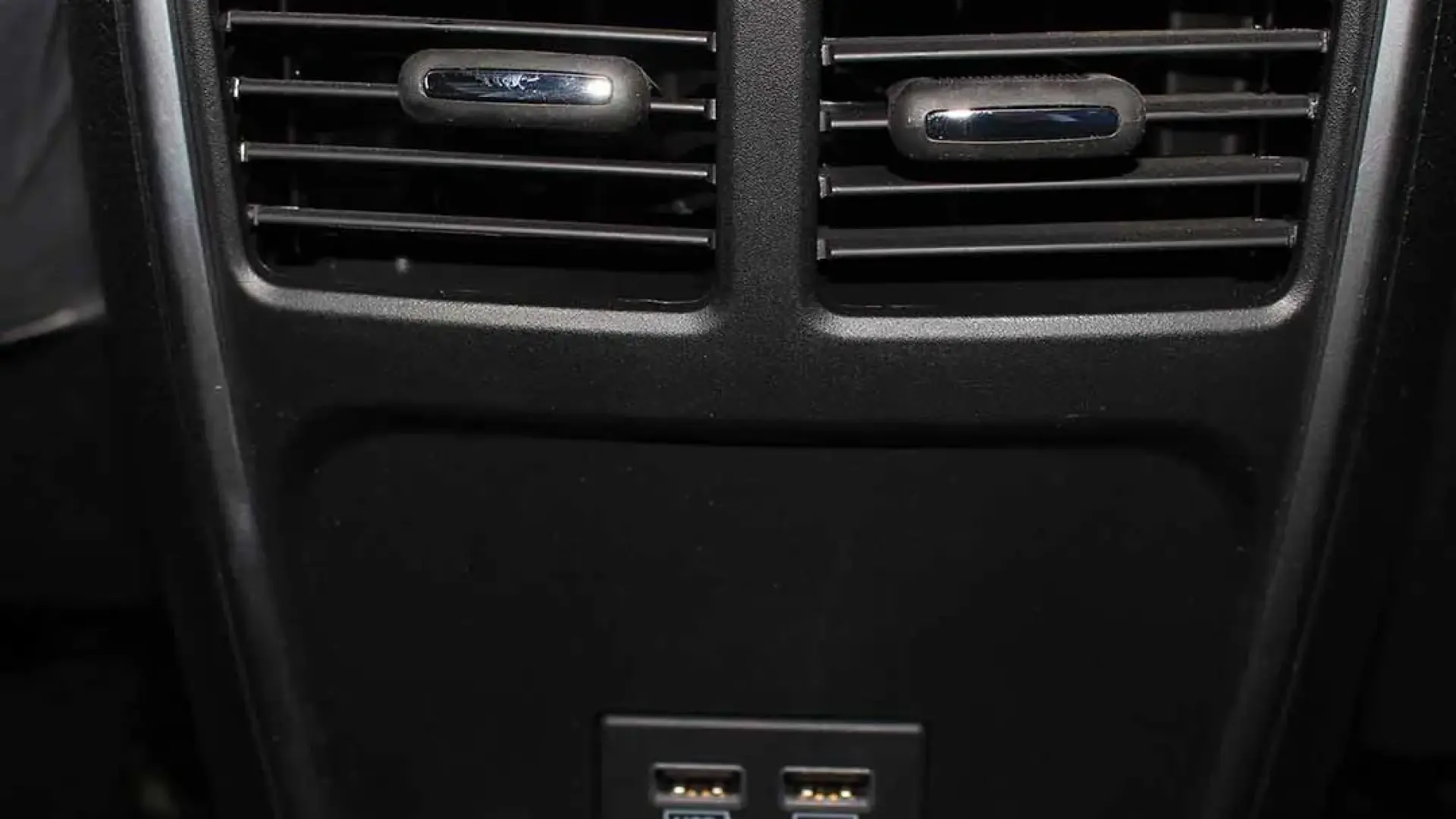 دودج تشارجر 2023