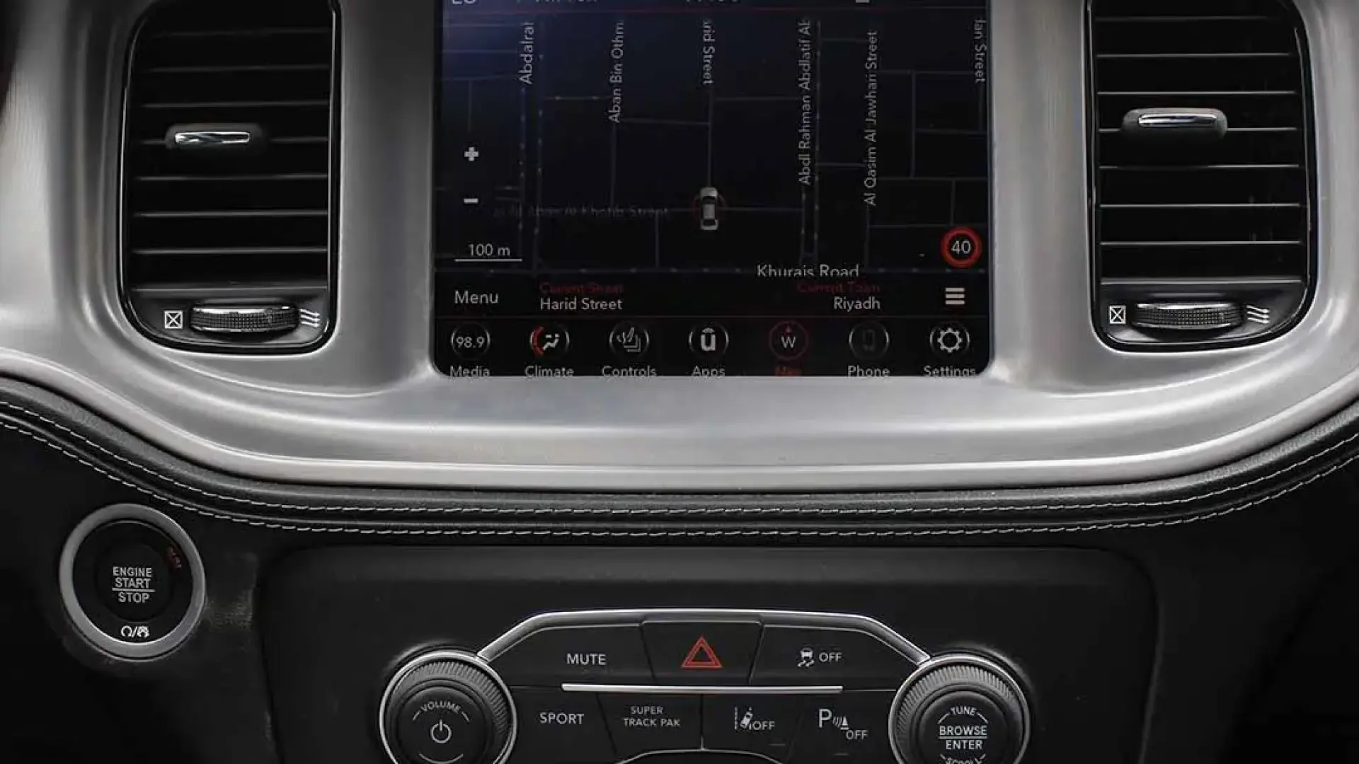 دودج تشارجر 2023