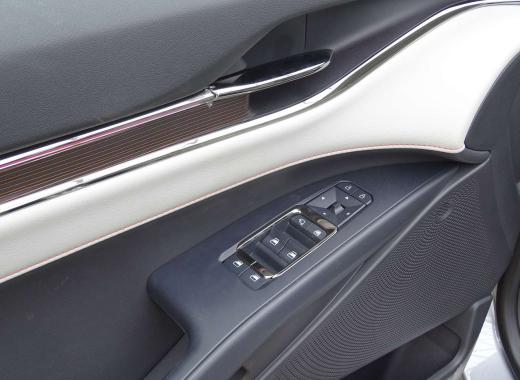 فورد تورس تيتانيوم