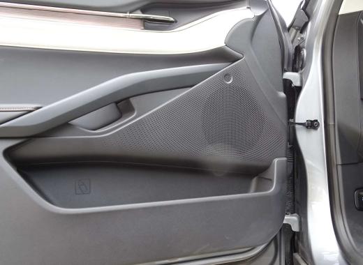 فورد تورس تيتانيوم