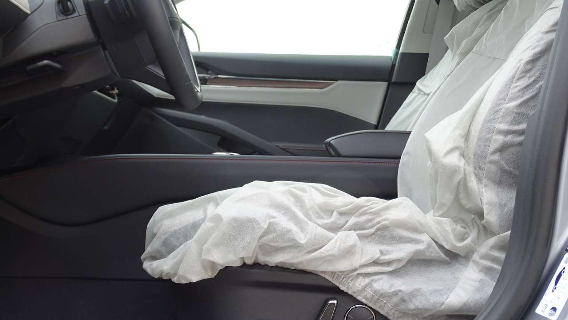 فورد تورس تيتانيوم