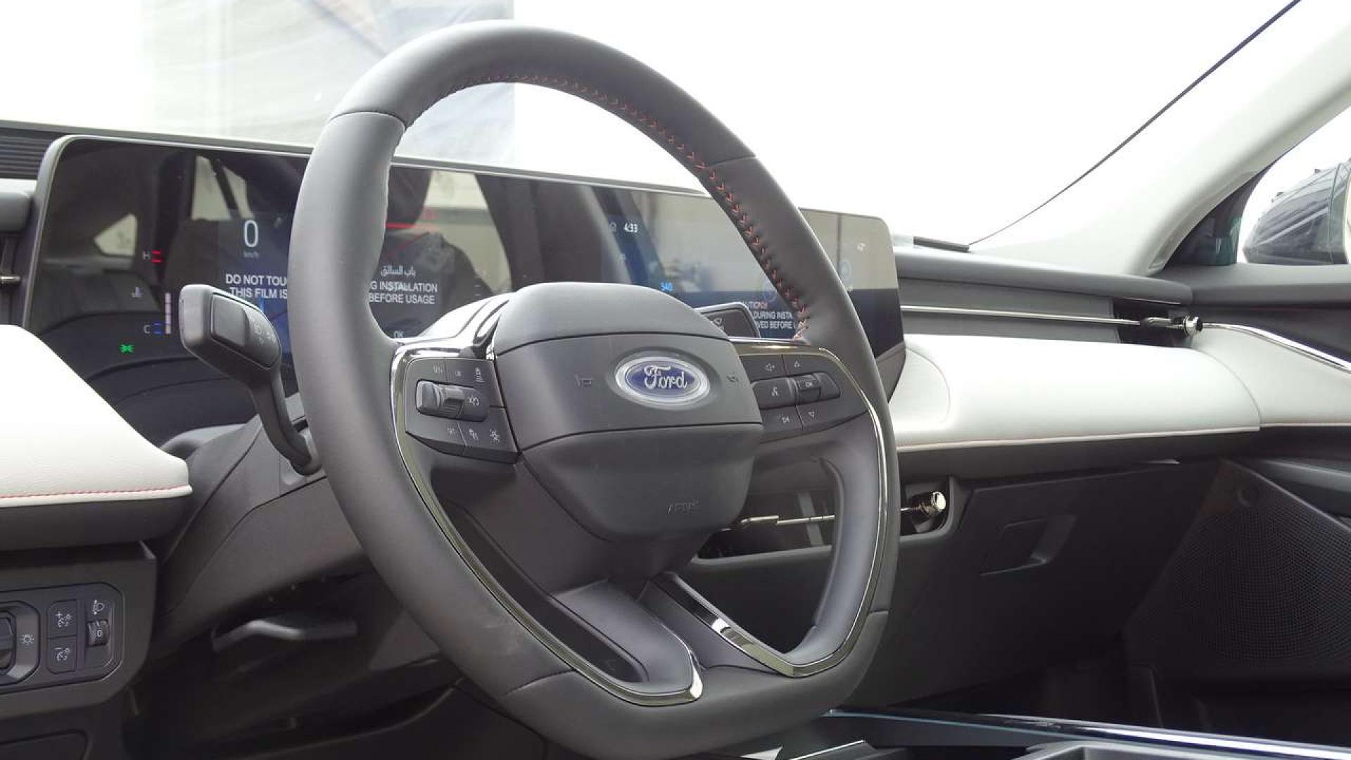 فورد تورس تيتانيوم