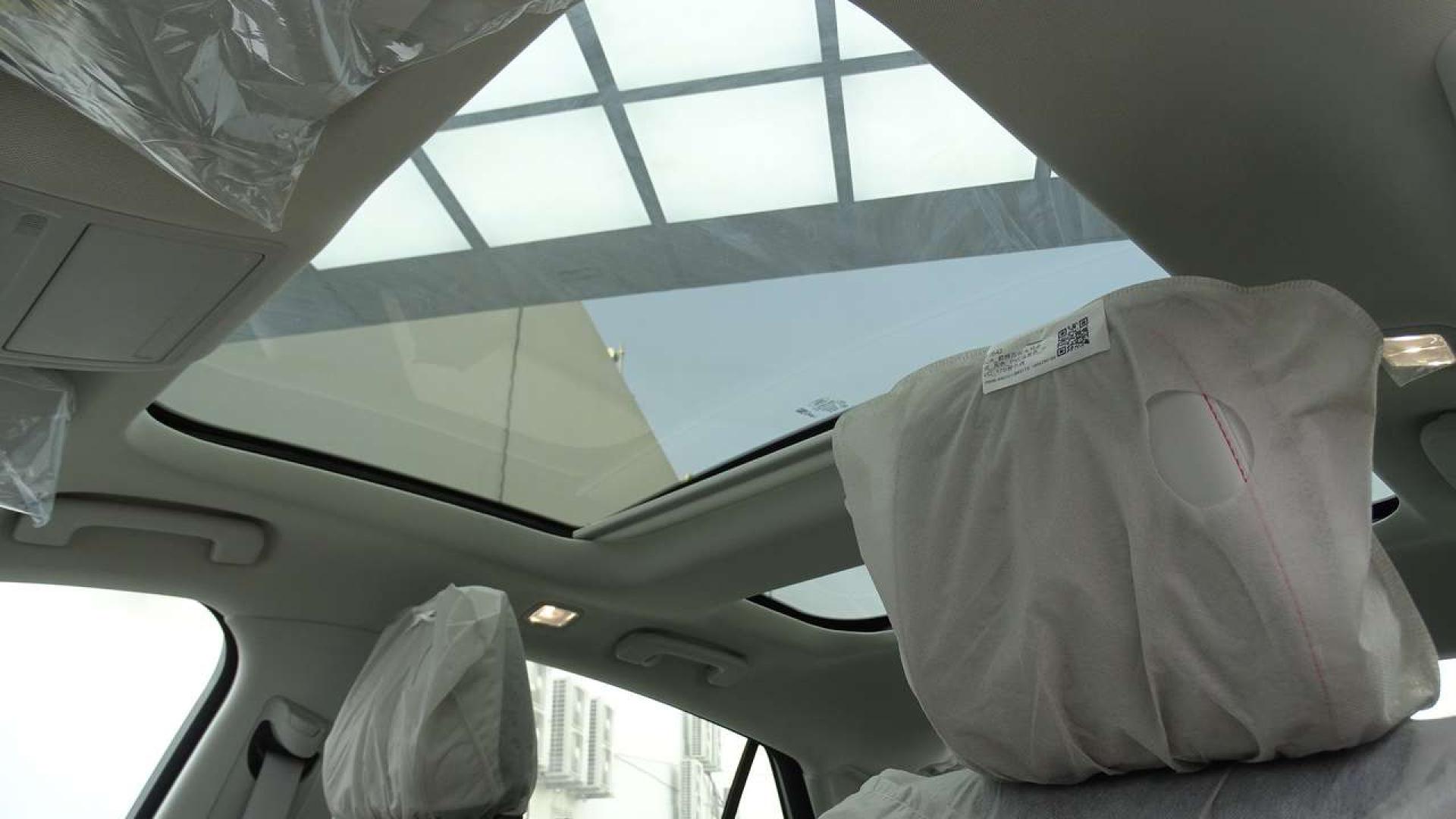 فورد تورس تيتانيوم