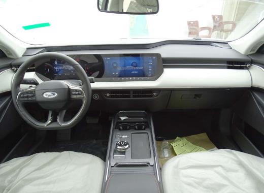 فورد تورس تيتانيوم