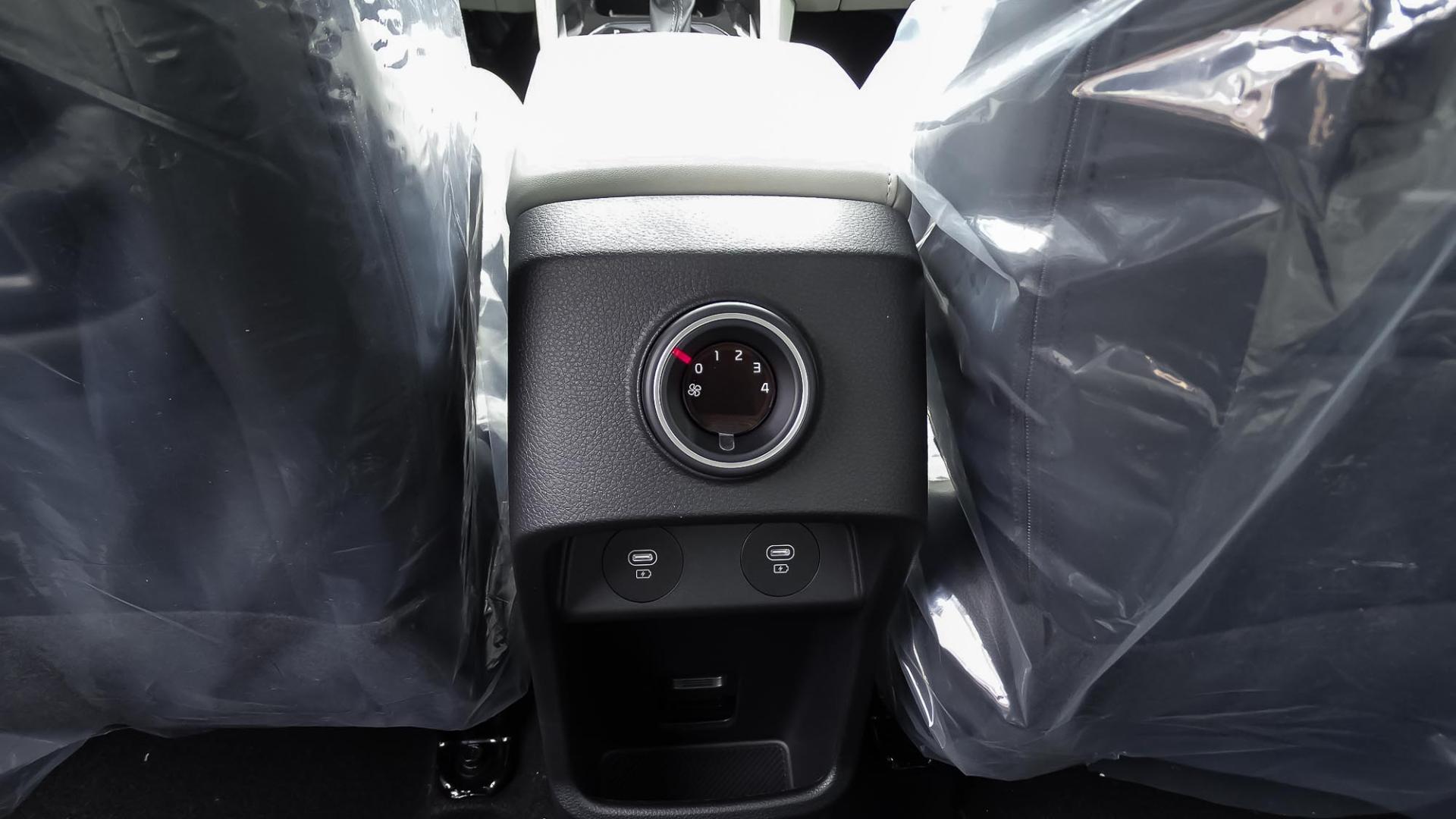 كيا كارينز نص فل 2026