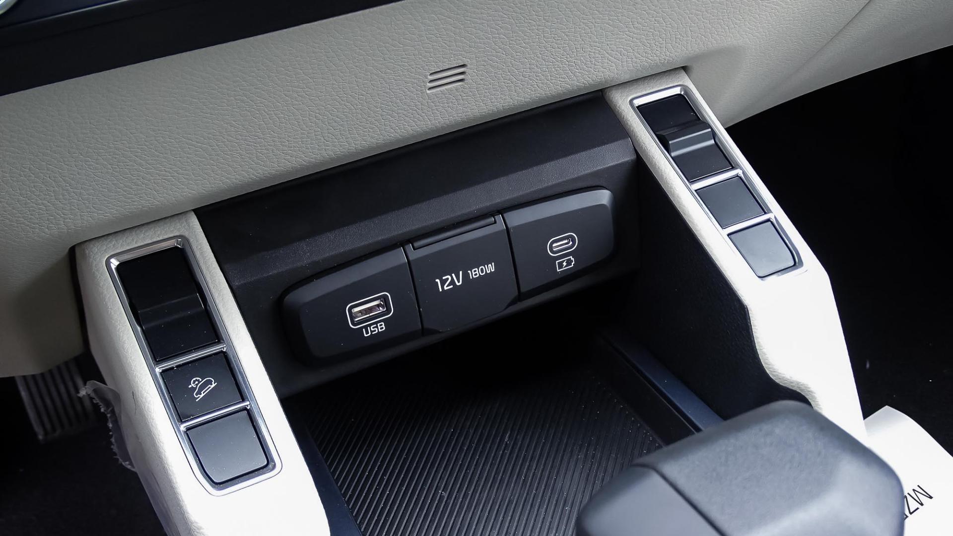 كيا كارينز ستاندر 2026