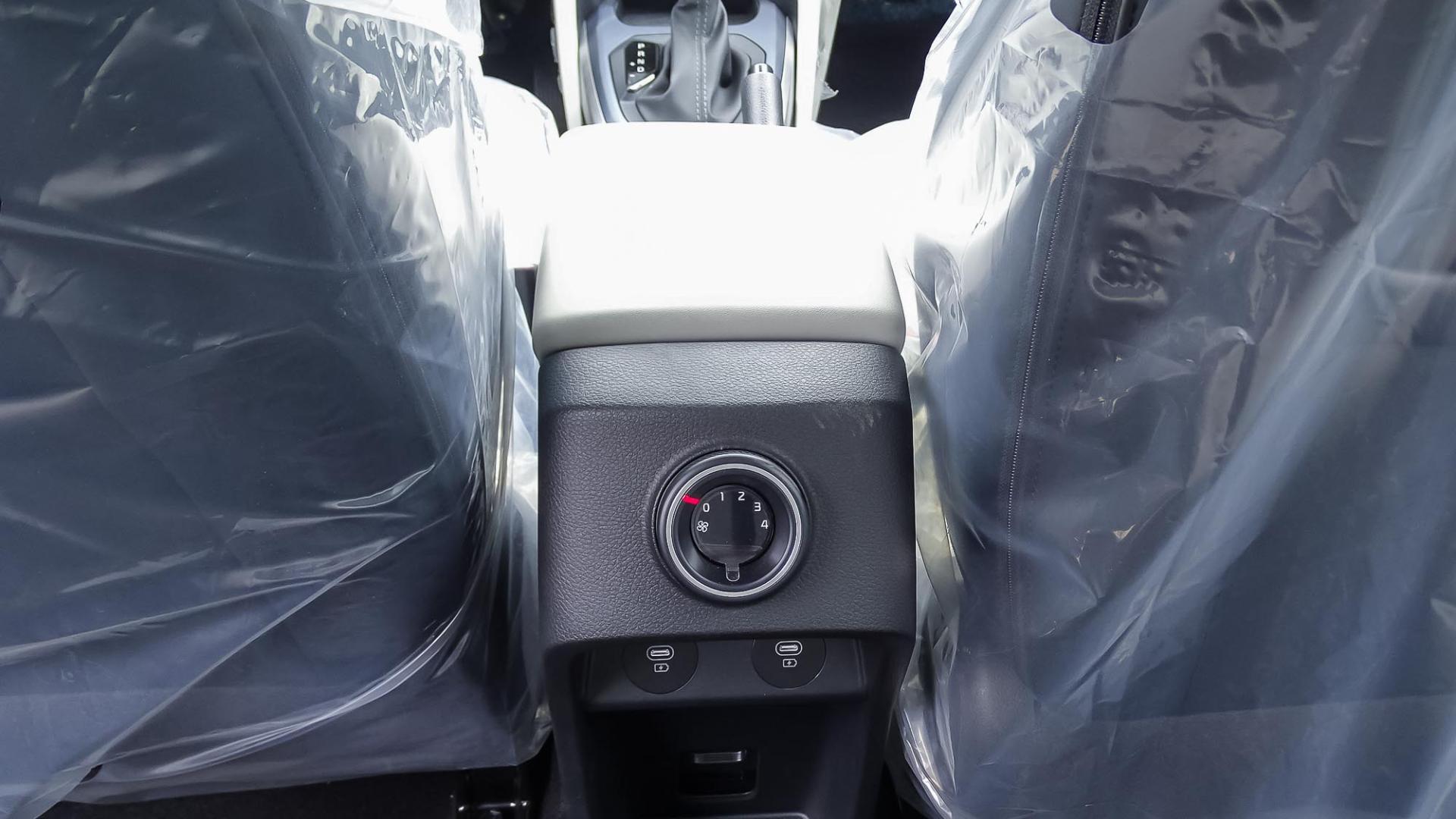 كيا كارينز ستاندر 2026