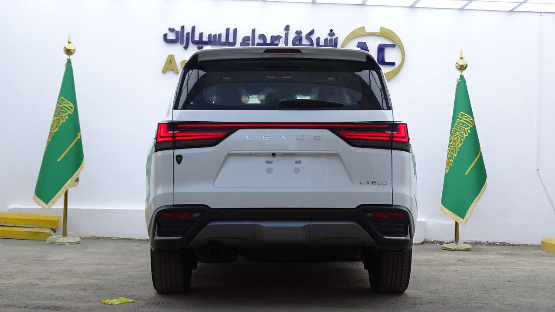 لكزس LX600 BB