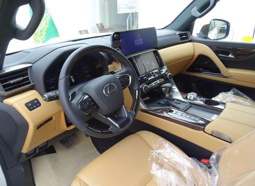 لكزس LX600 BB