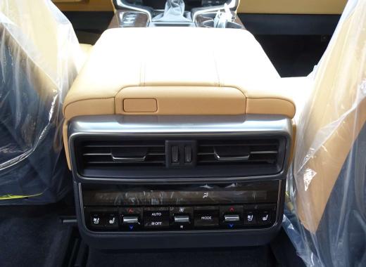 لكزس LX600 BB