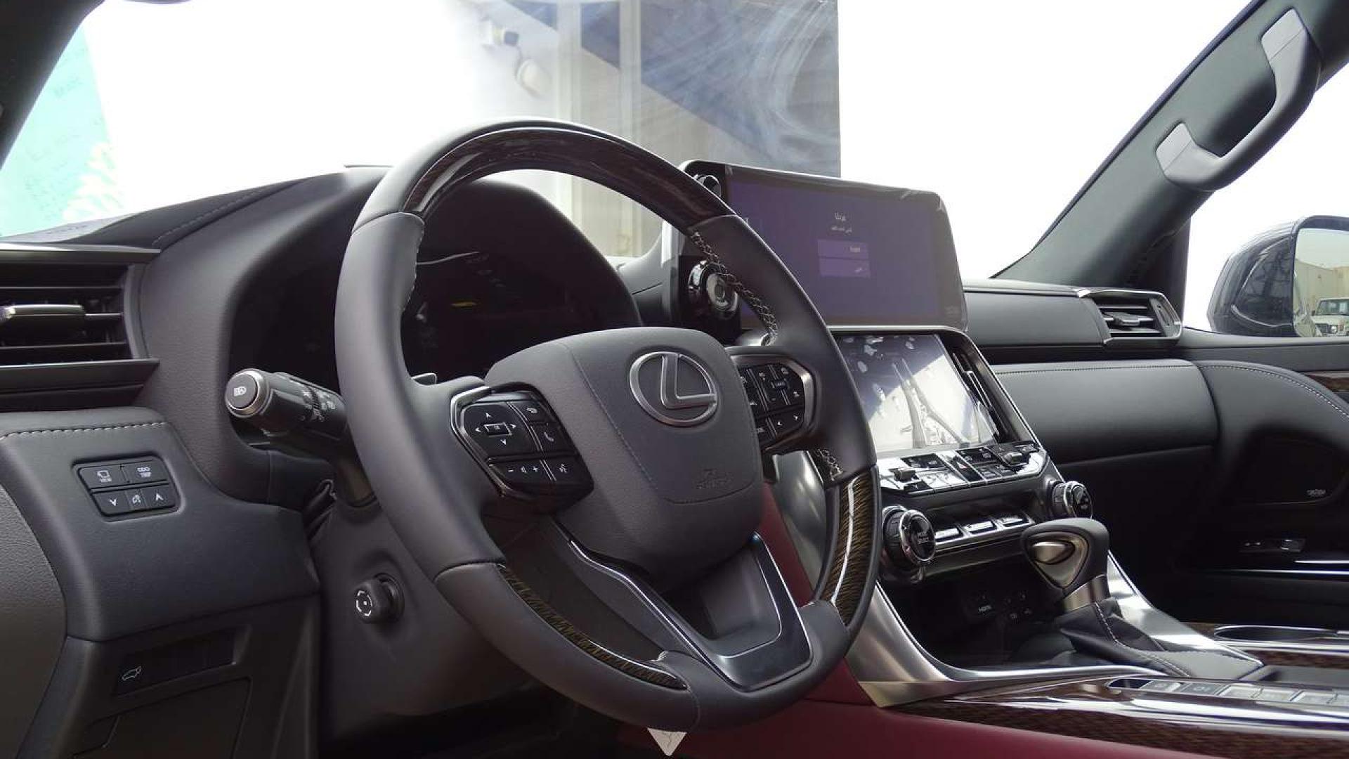 جيب لكزس LX600BB