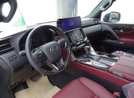 جيب لكزس LX600BB