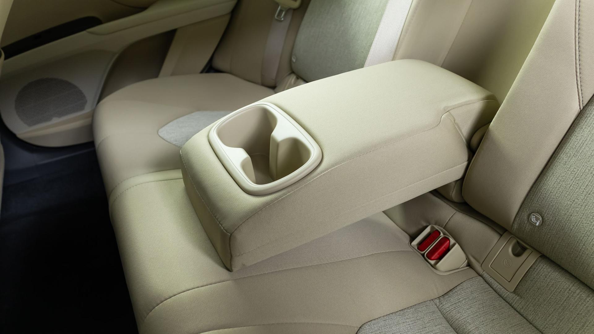 LE تويوتا كامري