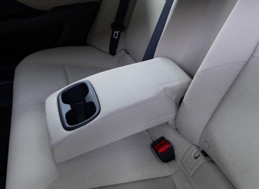 تويوتا كامري ستاندر 2025