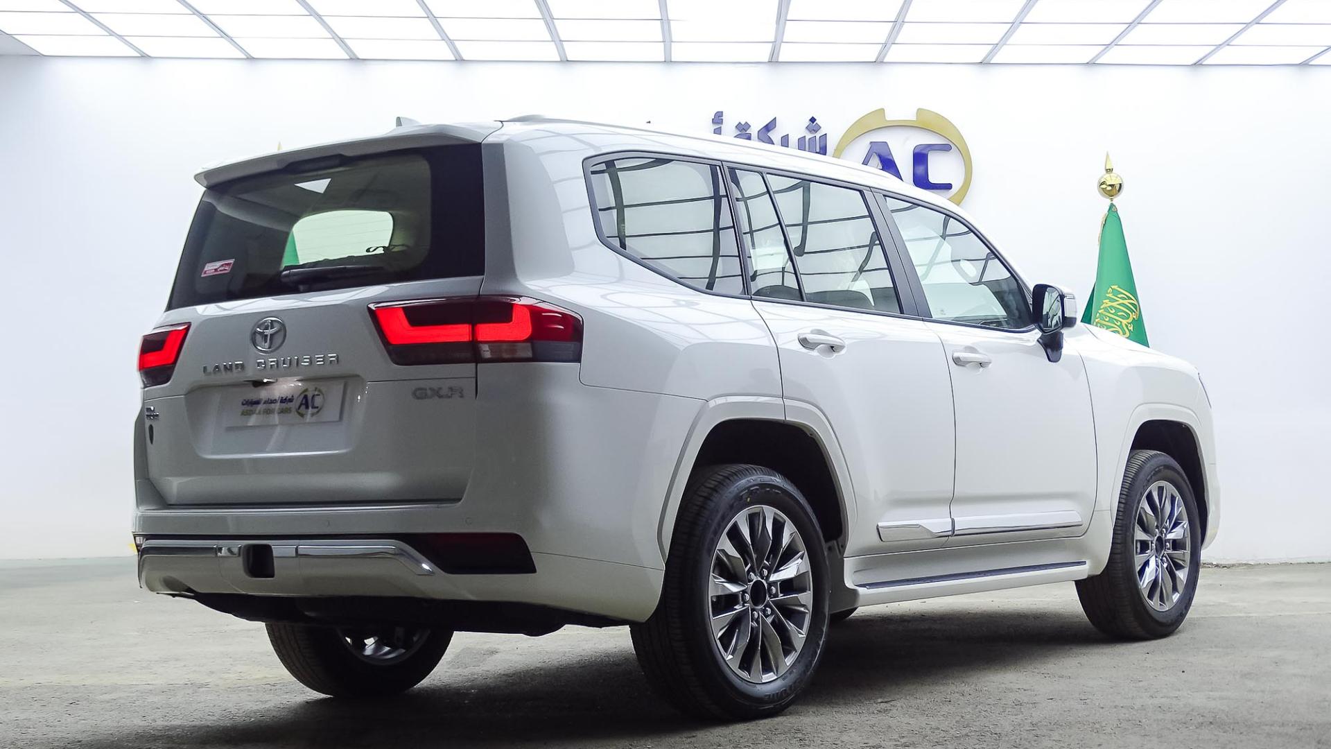 تويوتا لاندكروزر GXR L4 2026