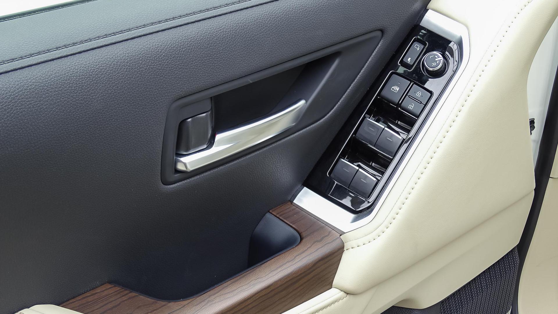 تويوتا لاندكروزر GXR L4 2026