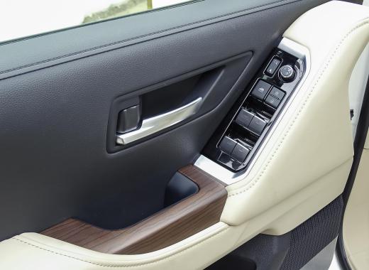 تويوتا لاندكروزر GXR L4 2026