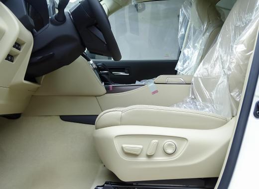 تويوتا لاندكروزر GXR L4 2026