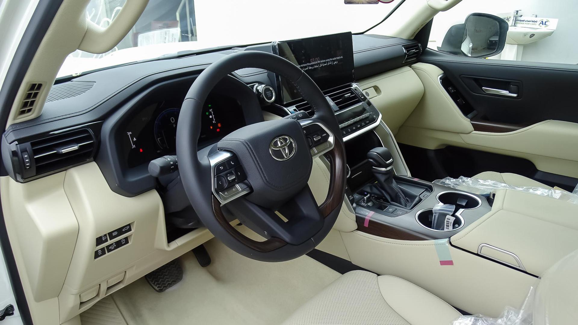 تويوتا لاندكروزر GXR L4 2026