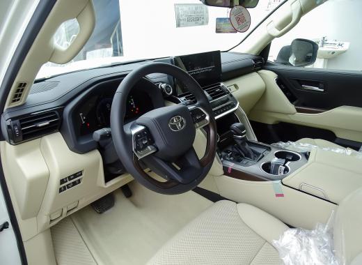 تويوتا لاندكروزر GXR L4 2026