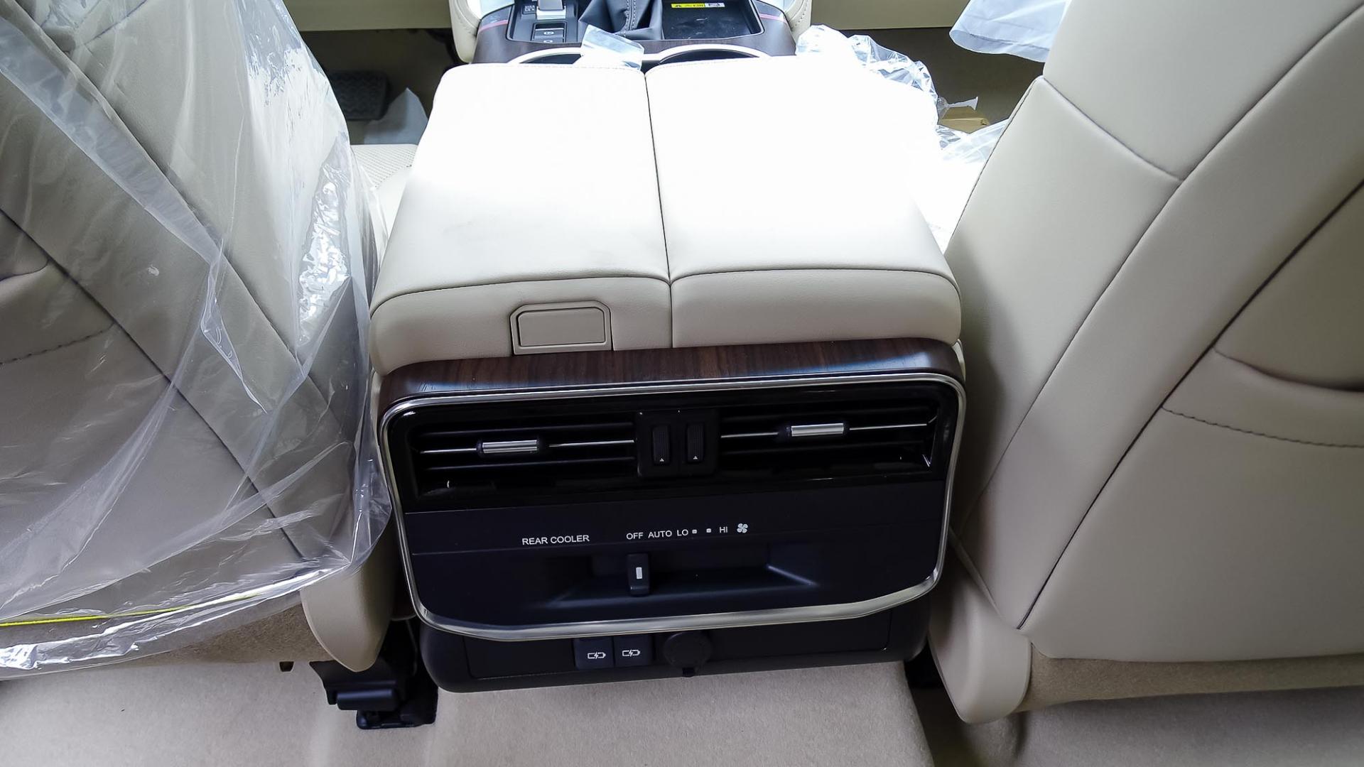 تويوتا لاندكروزر GXR L4 2026